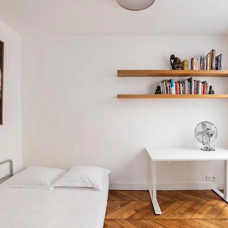 Veeve - Voltaire's Lookout Apartment