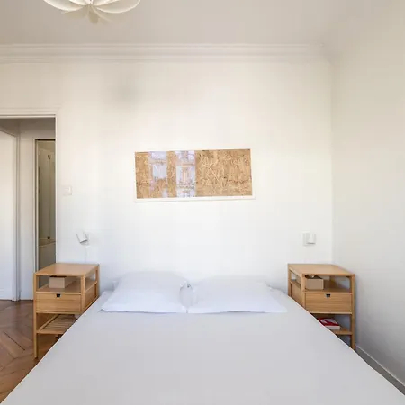 Apartment Veeve - Voltaire's Lookout *