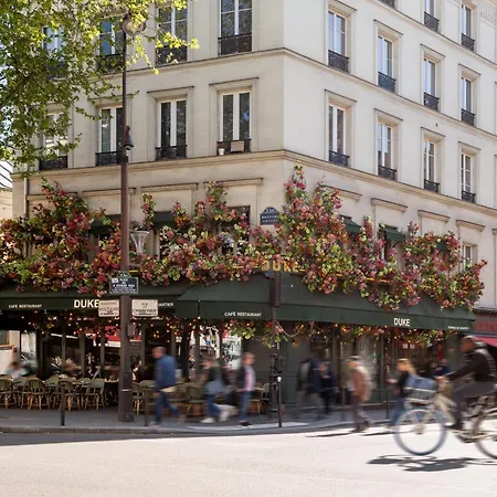 Veeve - Voltaire's Lookout * Paris