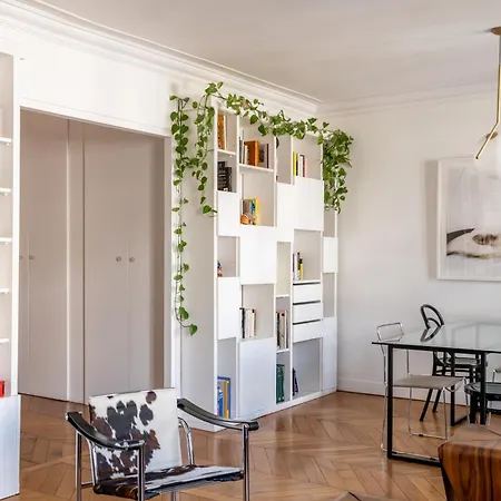 Apartment Veeve - Voltaire's Lookout